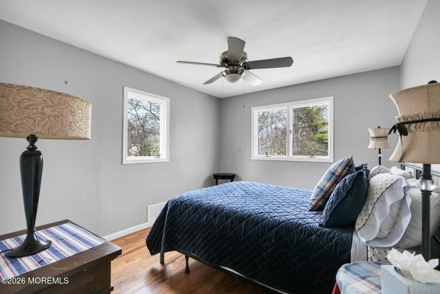 12 Karyn Terrace E, Middletown, NJ 07748