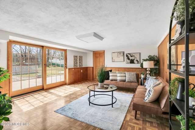 12 Karyn Terrace E, Middletown, NJ 07748