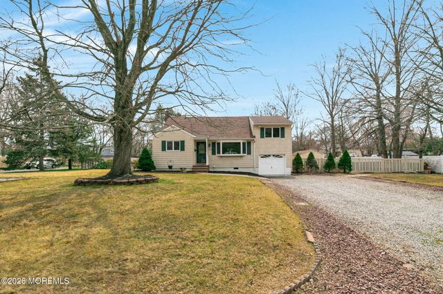 12 Karyn Terrace E, Middletown, NJ 07748