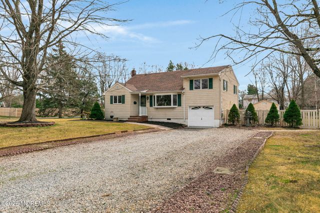 12 Karyn Terrace E, Middletown, NJ 07748