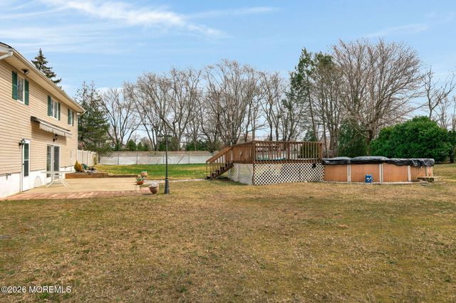 12 Karyn Terrace E, Middletown, NJ 07748