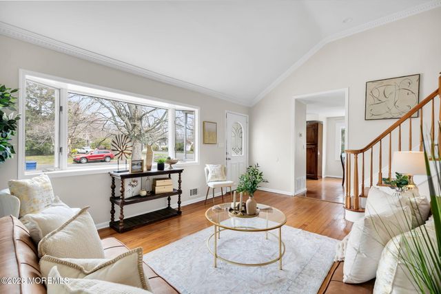 12 Karyn Terrace E, Middletown, NJ 07748