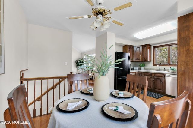 12 Karyn Terrace E, Middletown, NJ 07748