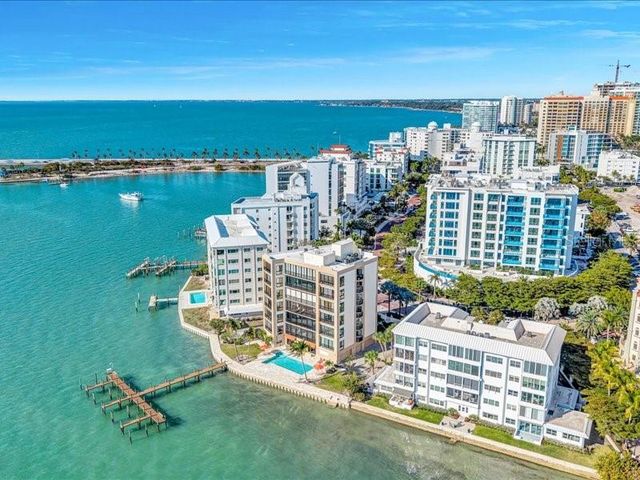 378 GOLDEN GATE POINT 6, Sarasota, FL 34236