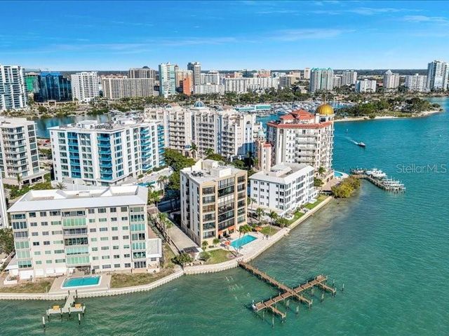 378 GOLDEN GATE POINT 6, Sarasota, FL 34236