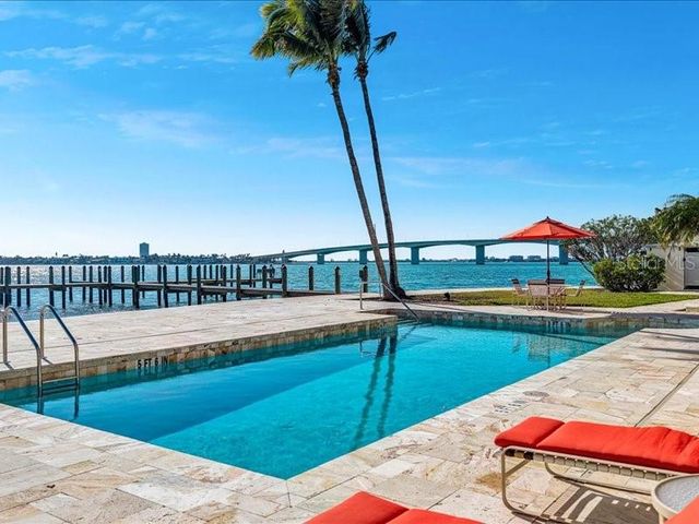 378 GOLDEN GATE POINT 6, Sarasota, FL 34236