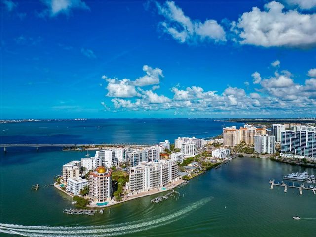 378 GOLDEN GATE POINT 6, Sarasota, FL 34236