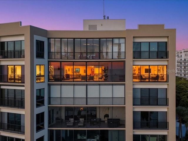 378 GOLDEN GATE POINT 6, Sarasota, FL 34236