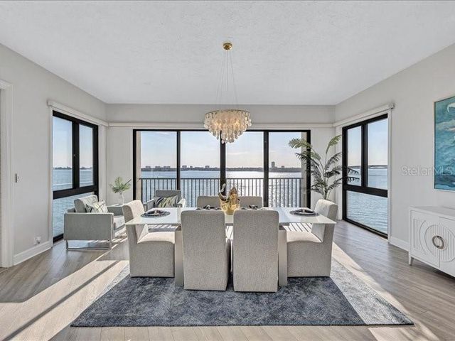 378 GOLDEN GATE POINT 6, Sarasota, FL 34236