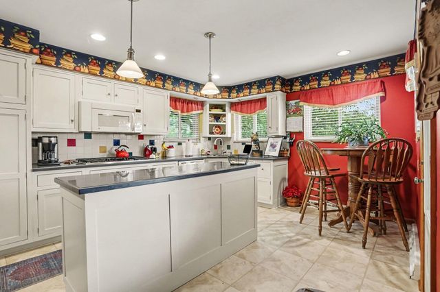 385 Kemper Avenue, Lancaster, OH 43130