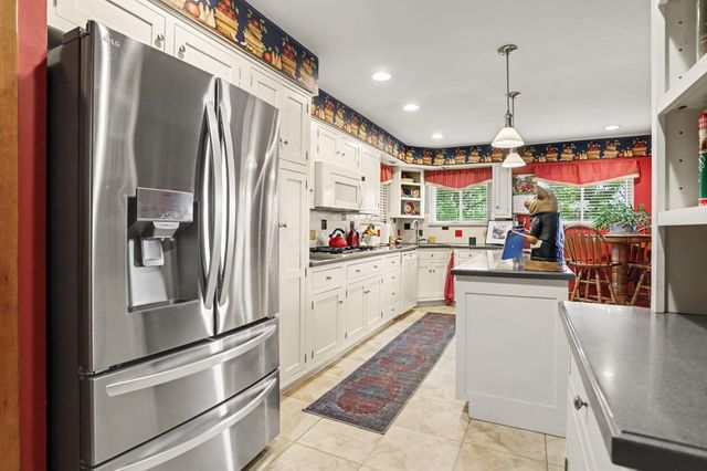 385 Kemper Avenue, Lancaster, OH 43130