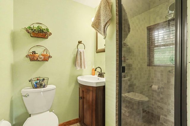 385 Kemper Avenue, Lancaster, OH 43130