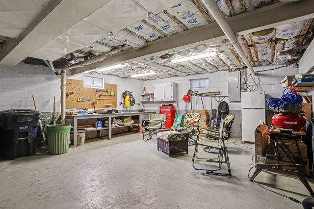 385 Kemper Avenue, Lancaster, OH 43130