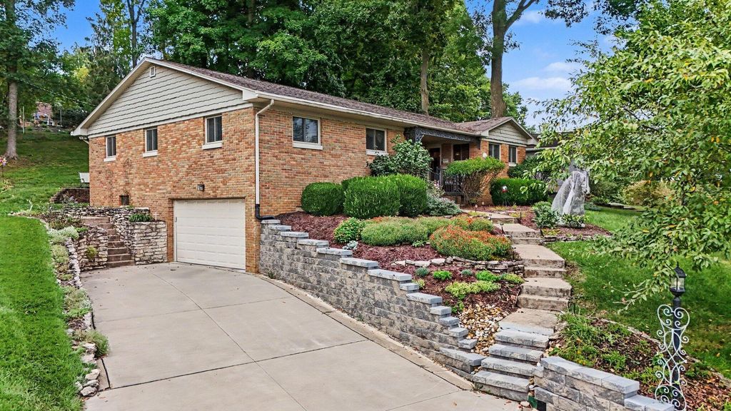 385 Kemper Avenue, Lancaster, OH 43130