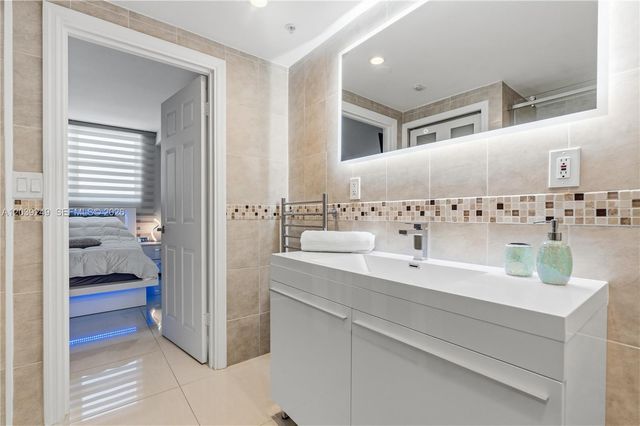 3001 S Ocean Drive 1023, Hollywood, FL 33019