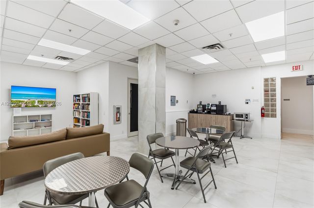 3001 S Ocean Drive 1023, Hollywood, FL 33019