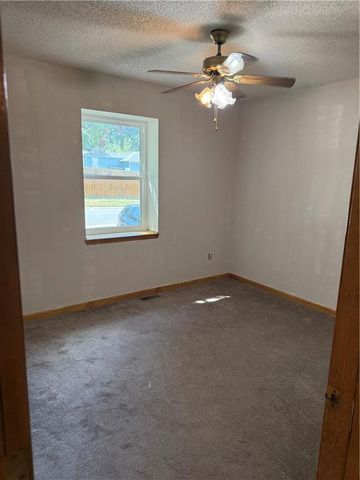 704 Hillcrest Street, Pleasant Hill, MO 64080