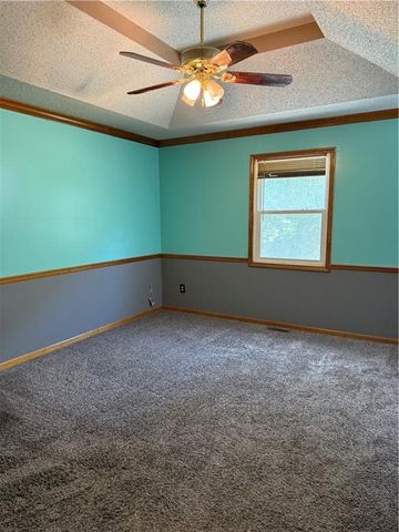 704 Hillcrest Street, Pleasant Hill, MO 64080