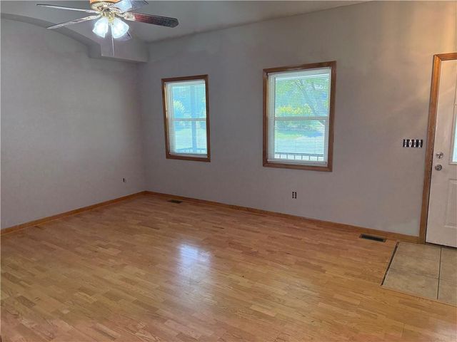 704 Hillcrest Street, Pleasant Hill, MO 64080