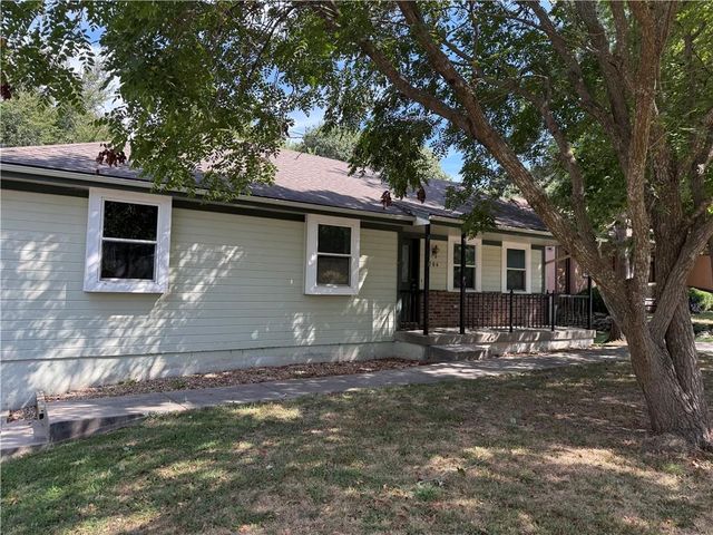 704 Hillcrest Street, Pleasant Hill, MO 64080