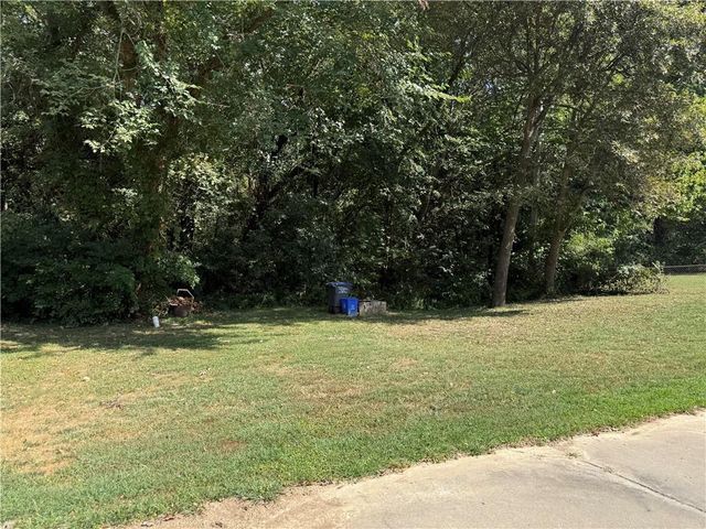 704 Hillcrest Street, Pleasant Hill, MO 64080