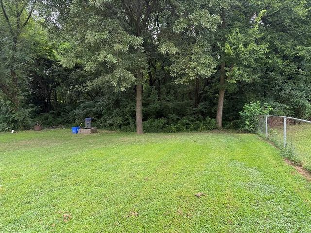 704 Hillcrest Street, Pleasant Hill, MO 64080