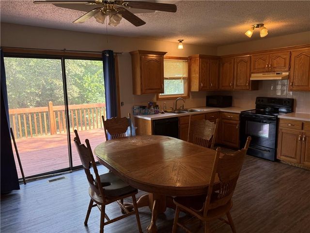 704 Hillcrest Street, Pleasant Hill, MO 64080