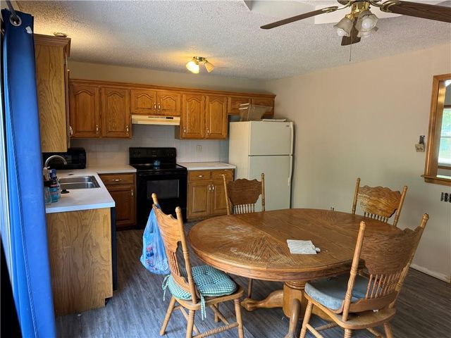 704 Hillcrest Street, Pleasant Hill, MO 64080