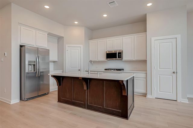 19710 Curved Steel Drive, Cypress, TX 77433