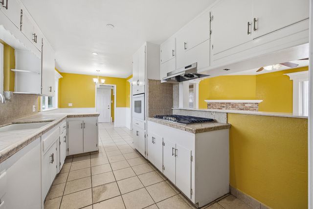 683 N Villa Avenue, Dinuba, CA 93618