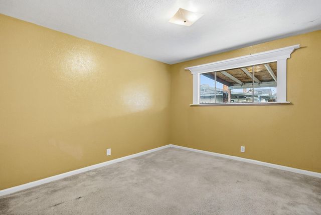 683 N Villa Avenue, Dinuba, CA 93618