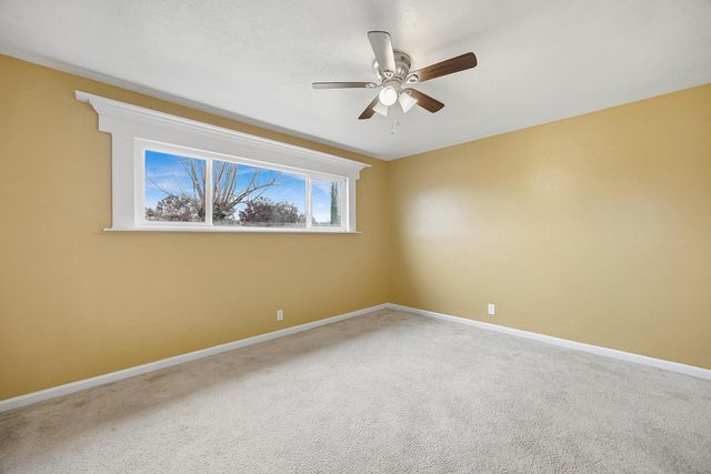 683 N Villa Avenue, Dinuba, CA 93618