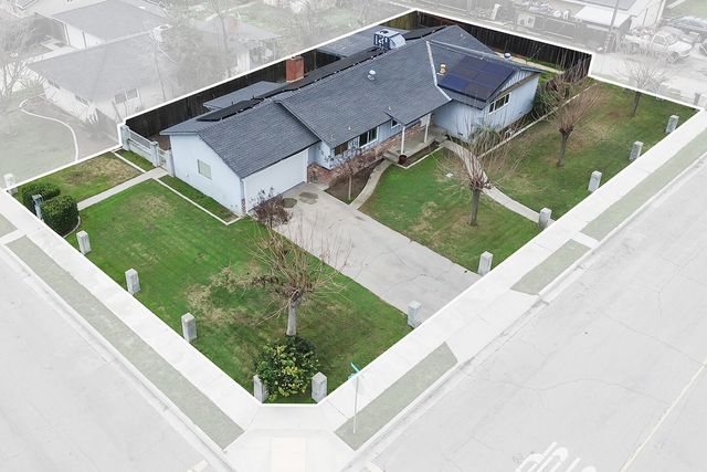 683 N Villa Avenue, Dinuba, CA 93618