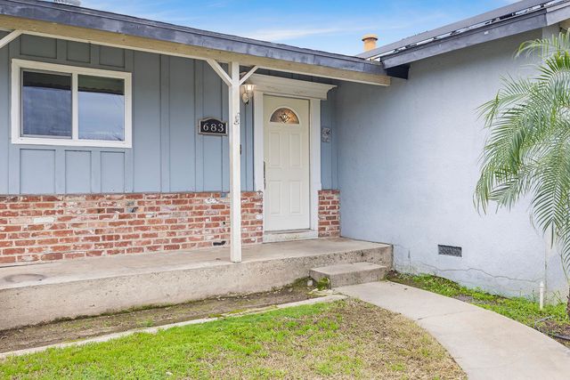 683 N Villa Avenue, Dinuba, CA 93618