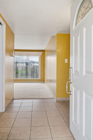 683 N Villa Avenue, Dinuba, CA 93618