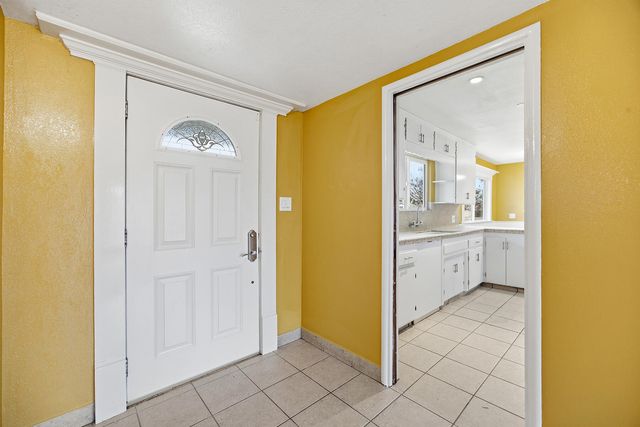 683 N Villa Avenue, Dinuba, CA 93618