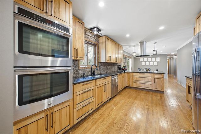 9115 Pine Hill Trail, Fenton, MI 48430