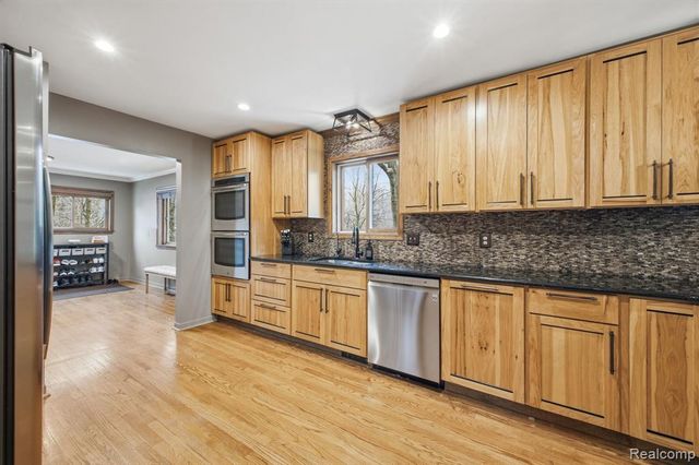 9115 Pine Hill Trail, Fenton, MI 48430