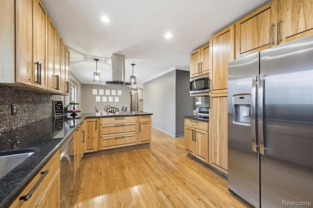 9115 Pine Hill Trail, Fenton, MI 48430