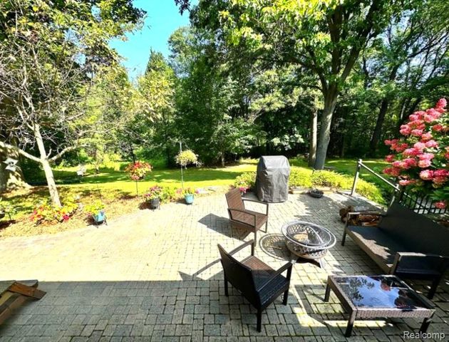 9115 Pine Hill Trail, Fenton, MI 48430
