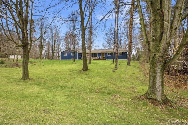9115 Pine Hill Trail, Fenton, MI 48430