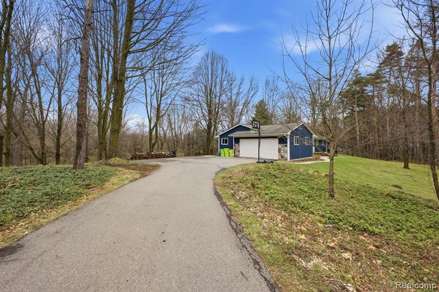9115 Pine Hill Trail, Fenton, MI 48430
