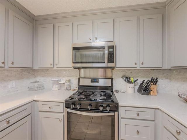880 Virginia Court SE, Conyers, GA 30094