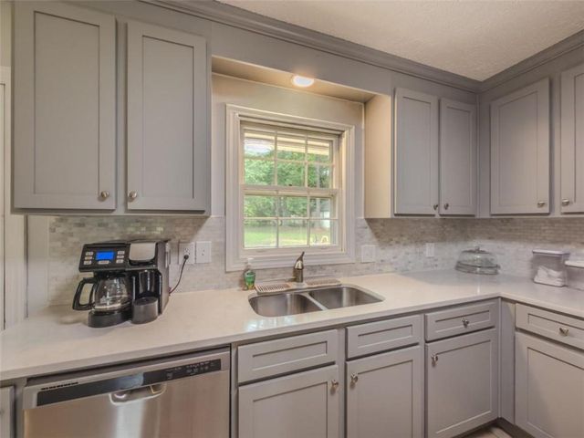 880 Virginia Court SE, Conyers, GA 30094