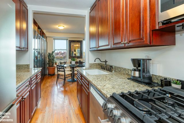 2400 Johnson Ave Apt 12F, New York City, NY 10463