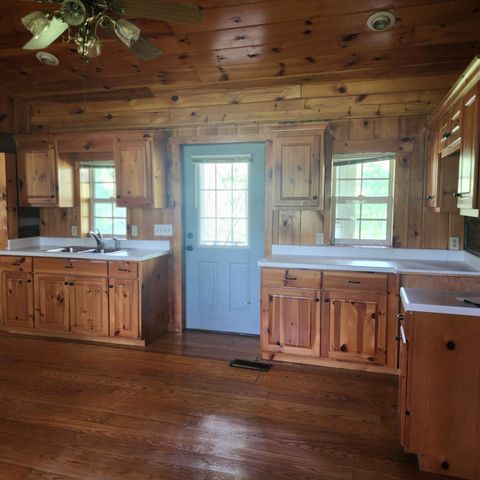 145 Mrs Gower Rd, Lawrenceburg, TN 38464