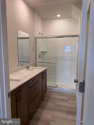 777 PLATINUM DR, Phoenixville, PA 19460