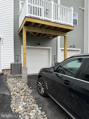 777 PLATINUM DR, Phoenixville, PA 19460