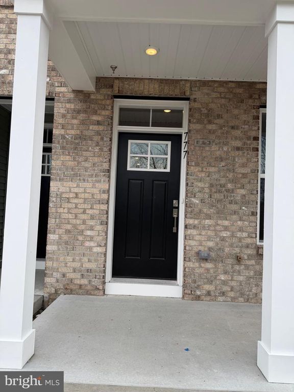 777 PLATINUM DR, Phoenixville, PA 19460