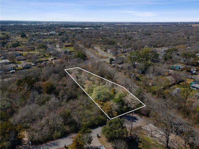 402 Wallace Street, Bryan, TX 77803